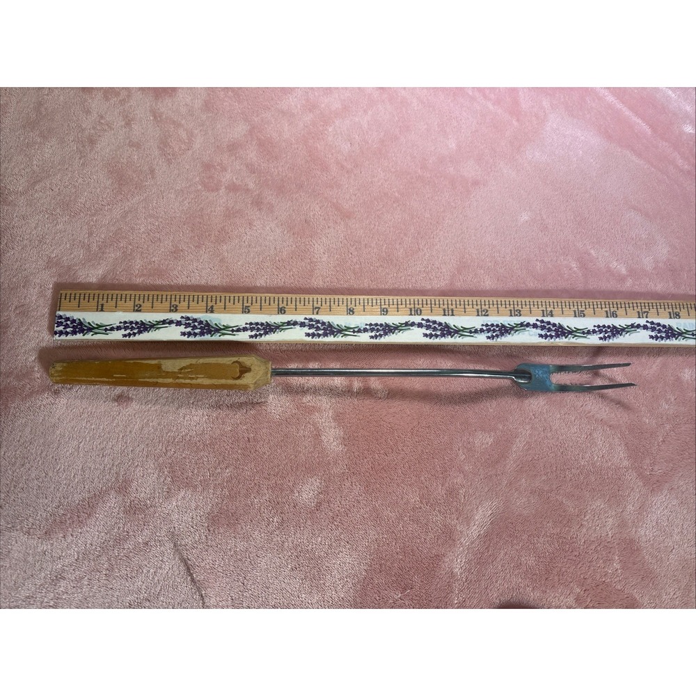 Vintage EKCO Wooden Handle Meat Utility Grill BBQ FORK‎ Cow Cattle Bull